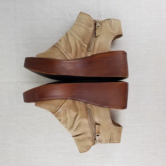 Miz Mooz Leather Platform Wedges - Greenwich/Sand, EU 39 (US 8.5-9) - Picture 3 of 4